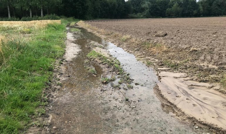 Vlaanderen laat tonnen vruchtbare bodem wegspoelen